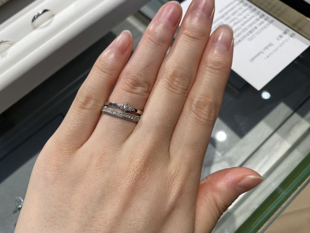 上段:婚約指輪
下段:結婚指輪