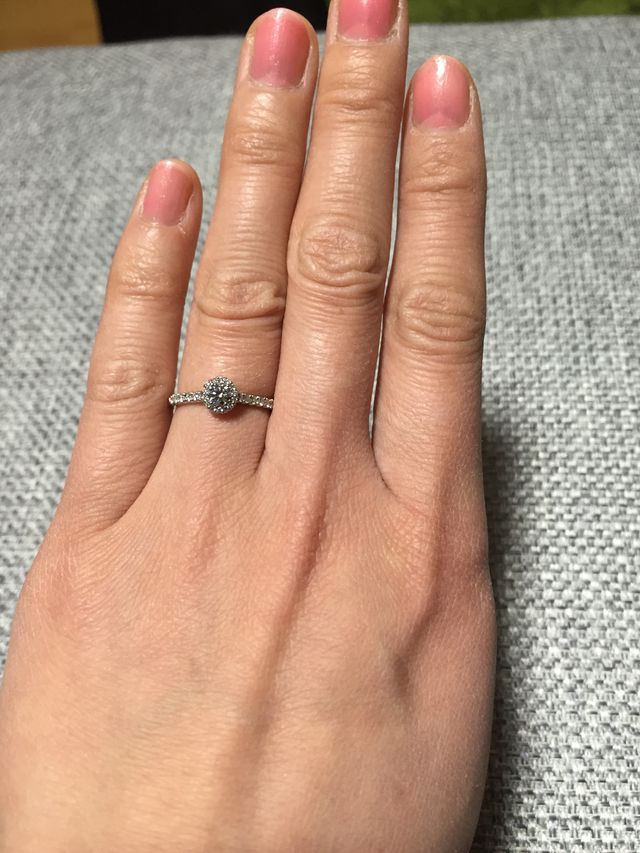 婚約指輪です。