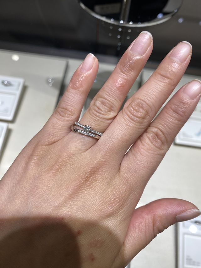 婚約指輪と重ね付け