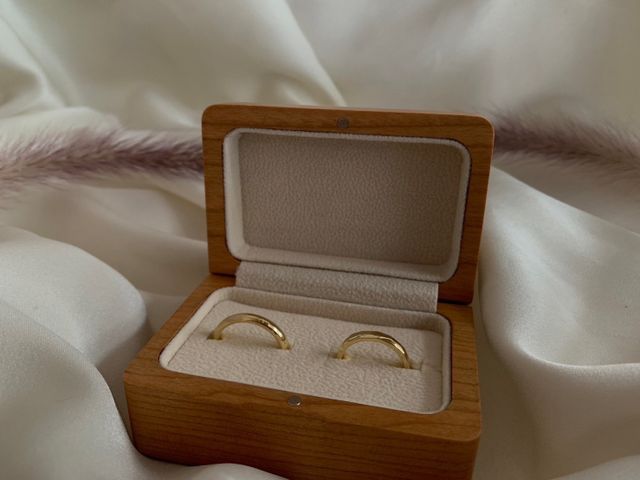 素材を揃えて、デザインは夫婦でそれぞれセミオーダーしました。