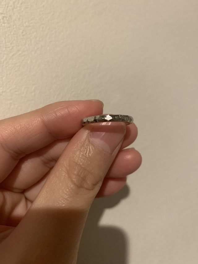 反対側は槌目風に削りました。鏡面仕上げにしています。