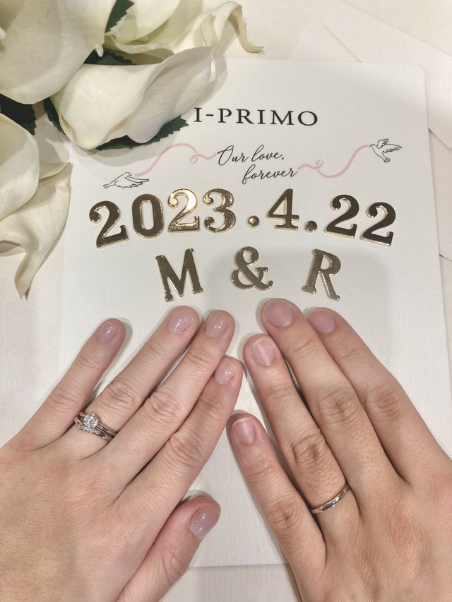 婚約指輪と合わせても可愛いです