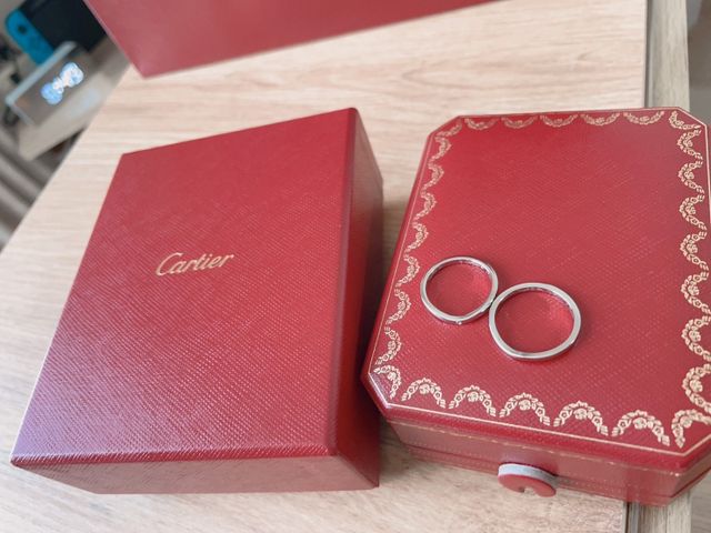 シンプルなデザインで真ん中に一粒ダイヤ