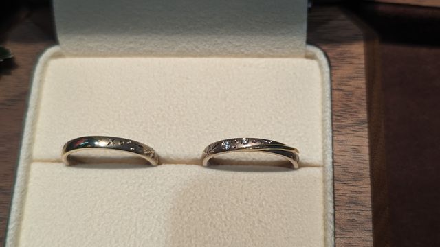 2人でかなりこだわった結婚指輪です。