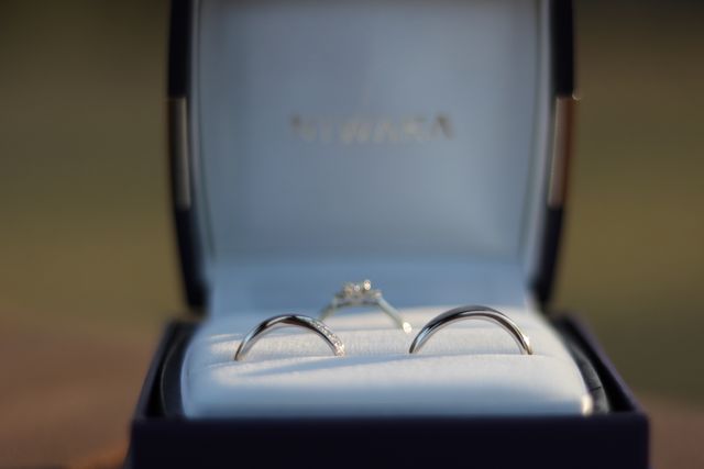 結婚指輪と婚約指輪