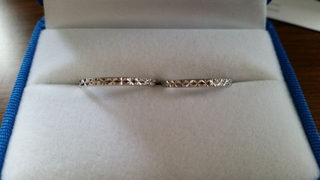 心斎橋のガラで買いました。