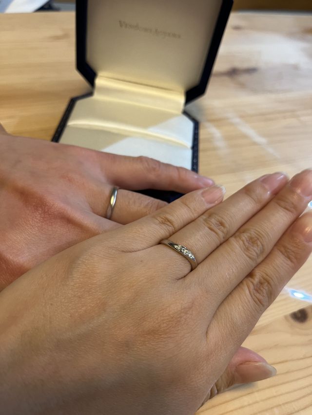 指輪を初めてつけた時の写真です。