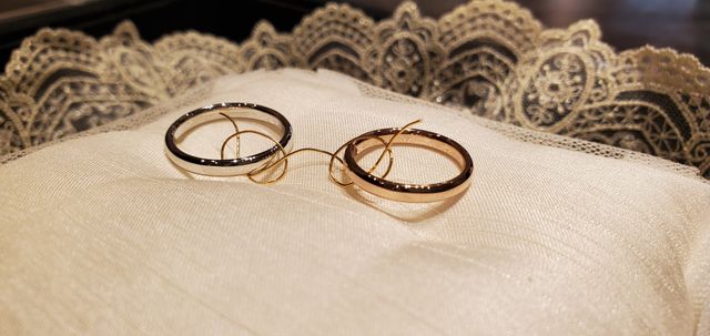 仕上げの金属線を結ぶ時です