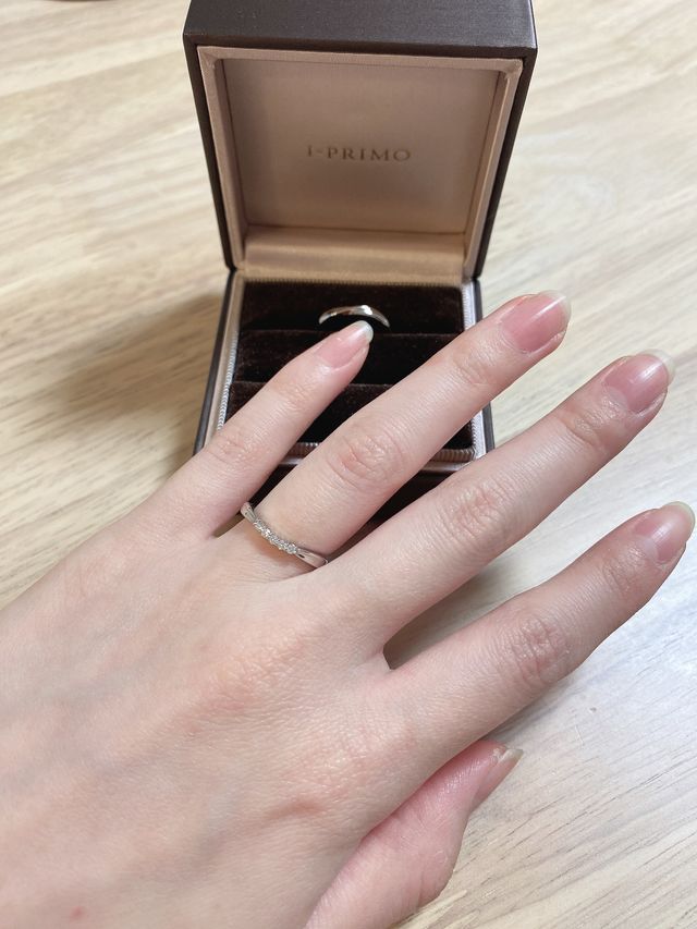 華やかで女性らしいデザイン