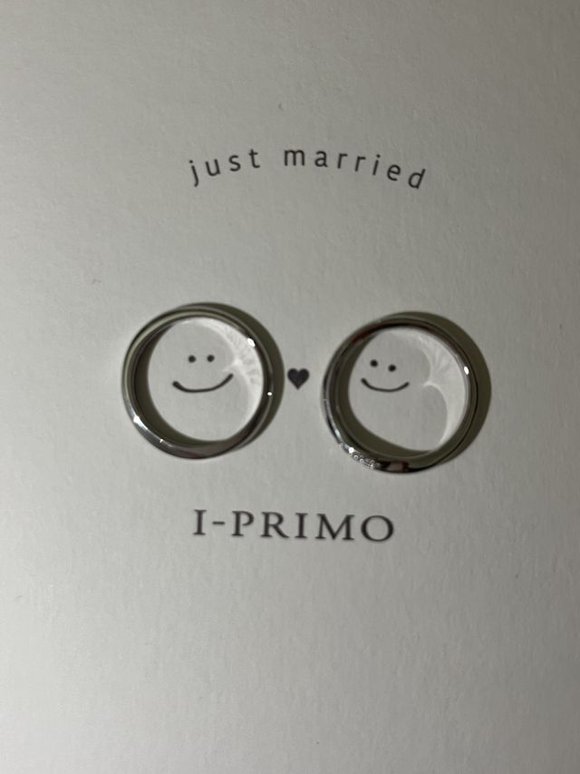 ニコちゃんに2人の大切な指輪を乗せて記念に写真を撮りました♡