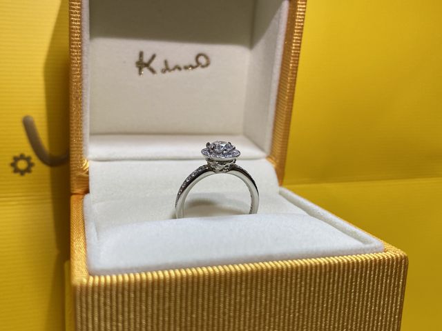 内側には手書きのメッセージ刻印入り。