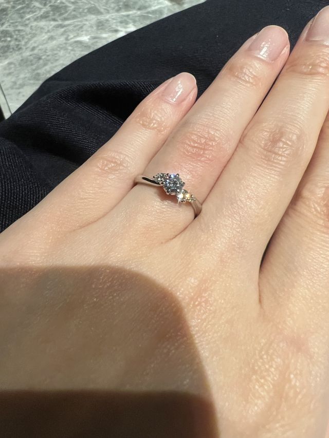 ウェーブタイプのリング
アシンメトリーで他人と被りにくい