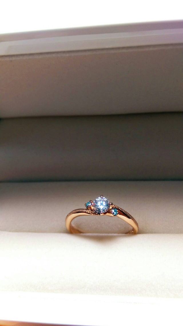 大好きな水色を入れ、とても気に入っています。