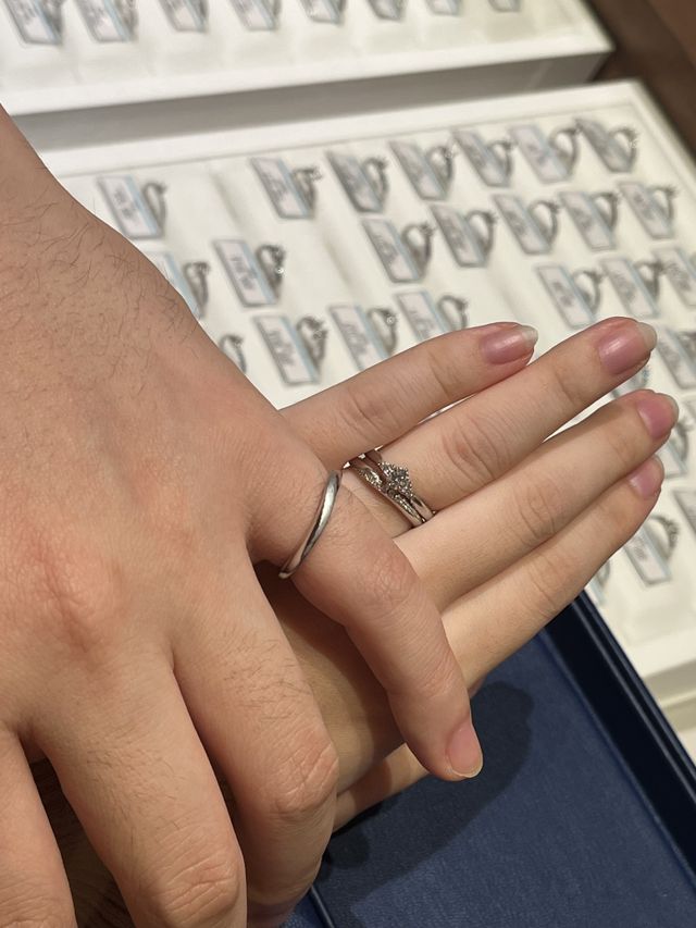 結婚指輪はStarry、婚約指輪はbouquet