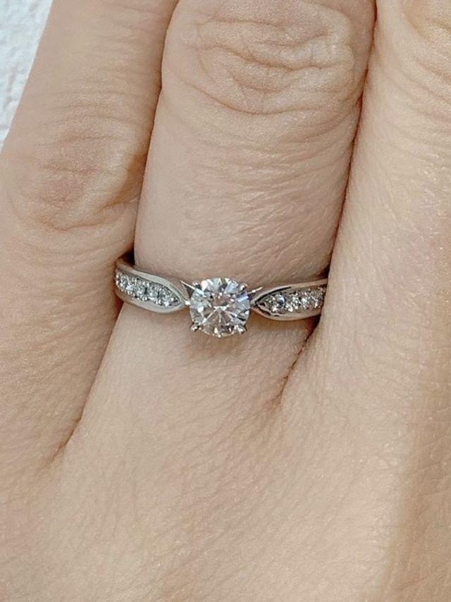 GIAとサリネライト鑑定書付き