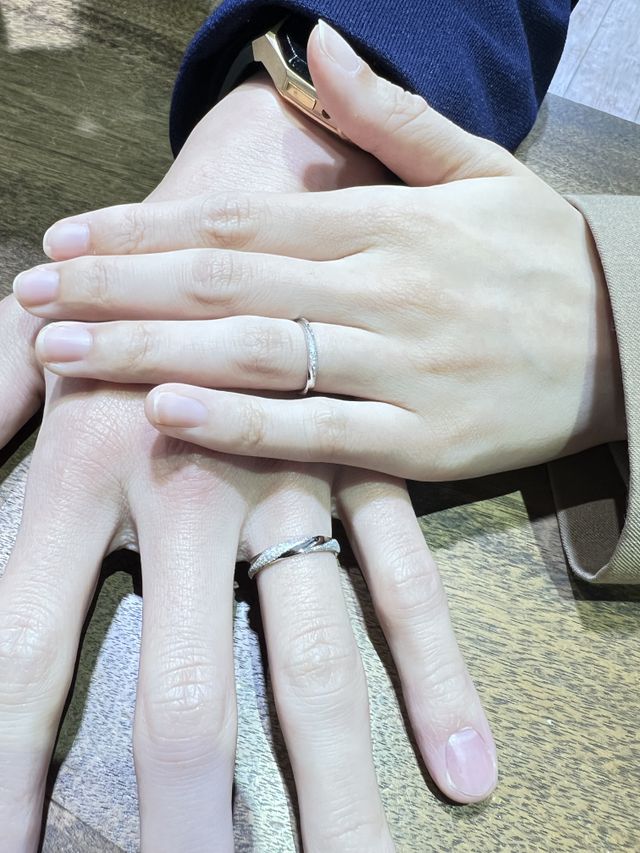 指輪を着用した写真です☆