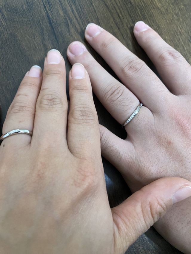 彼のダイヤモンド付きリング
意外と控えめです