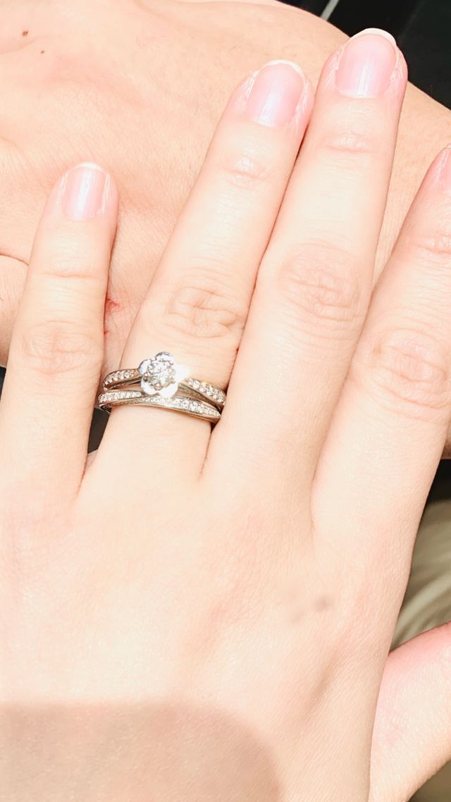 婚約指輪との重ね付け