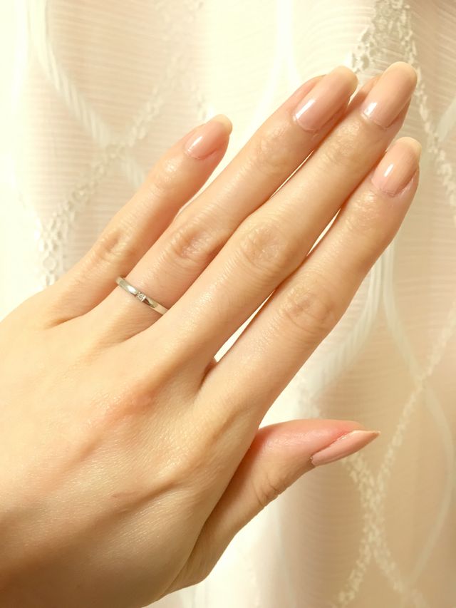 結婚指輪はシンプルで飽きがこないデザインにしました。