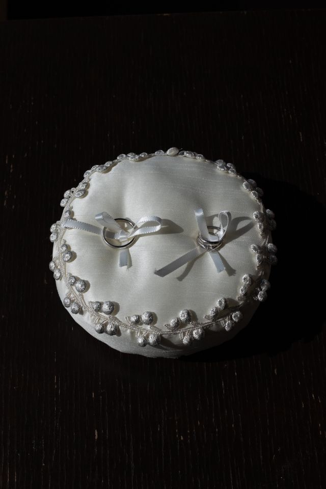 結婚式の時にカメラマンに撮影してもらいました