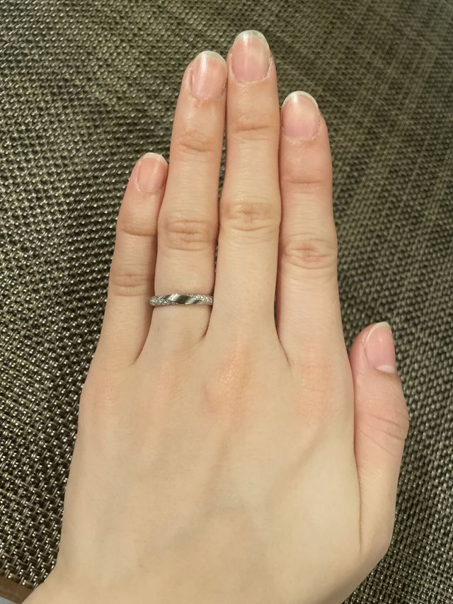 着け心地も良く、見る方向によって輝き方も異なります。