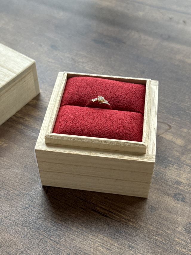 婚約指輪-縁　ダイヤモンドがとても綺麗です。