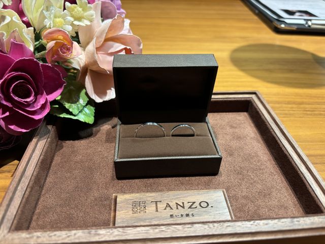 結婚指輪と一緒に入籍指輪を購入しました。これは入籍指輪です。