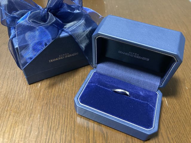 開封後のため1人分の指輪のみで撮影