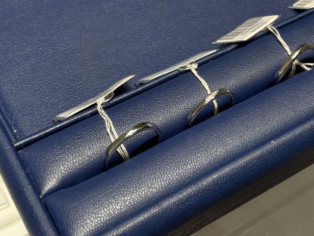 同じデザインでペアの指輪を見せていただきました