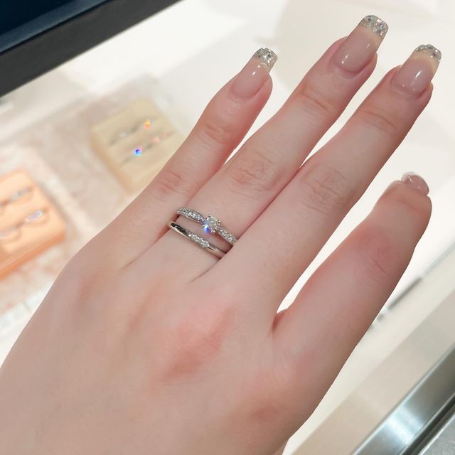 ストレートのデザインのハーフエタニティ！