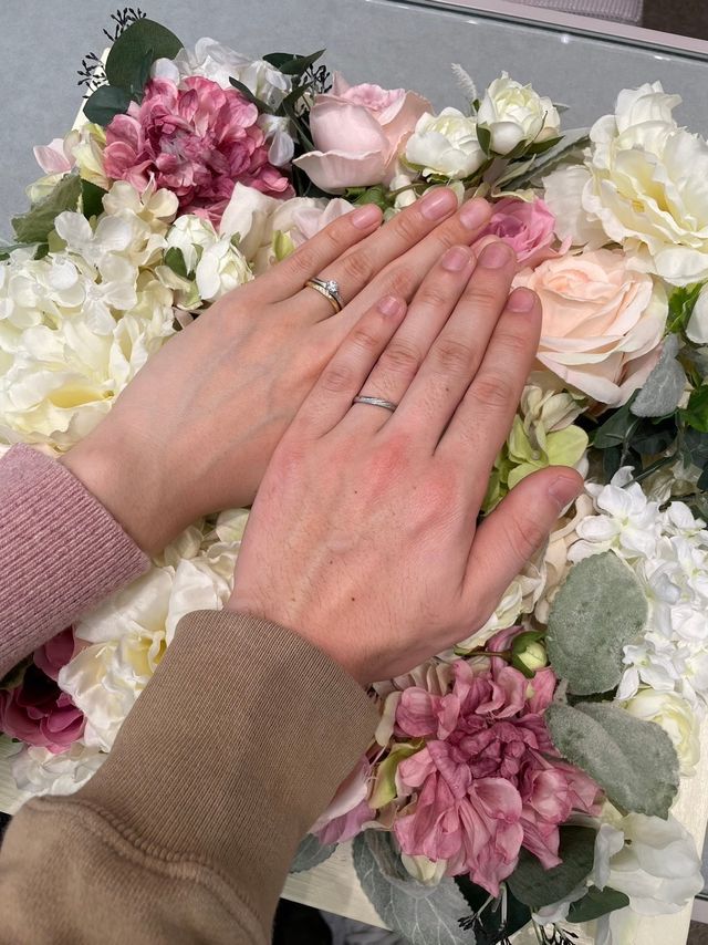 結婚指輪はイエローゴールド！婚約指輪と重ねても綺麗です！
