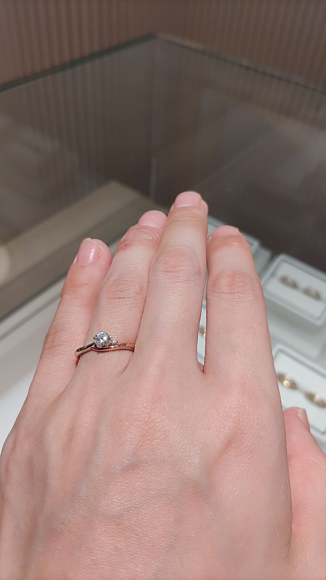 婚約指輪セレナーデを正面から見ました