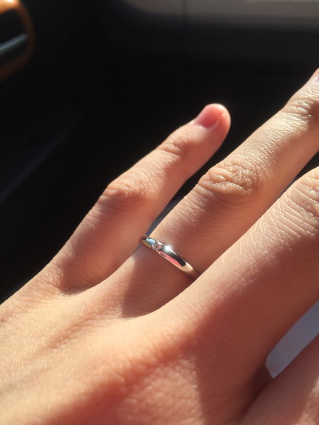 購入後、嬉しくなって車で着用