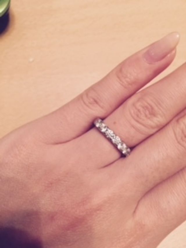 婚約指輪としてエタニティリングを購入しました