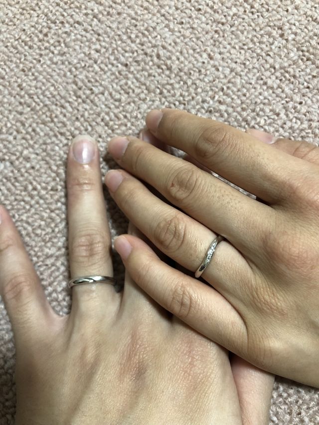 結婚指輪。男性はエクセルコ、女性が銀座ダイヤモンドシライシ。