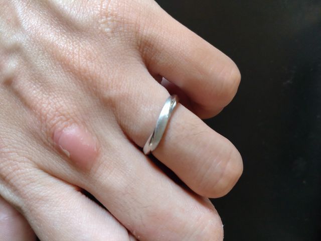 着用時の写真になります
マット加工をしています。