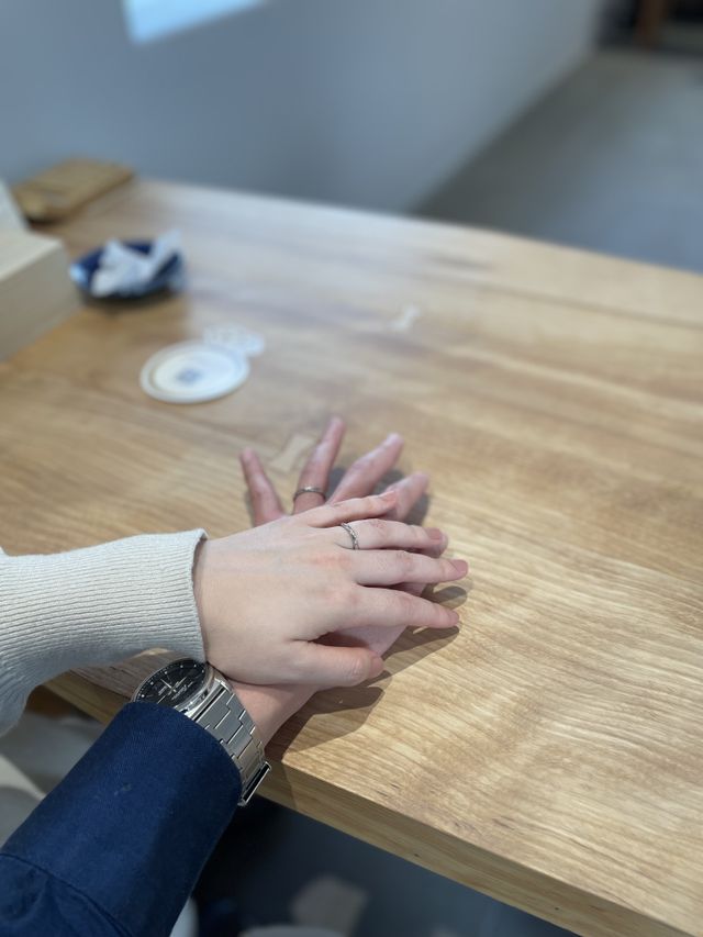 お店で指輪を受け取った時の写真です。