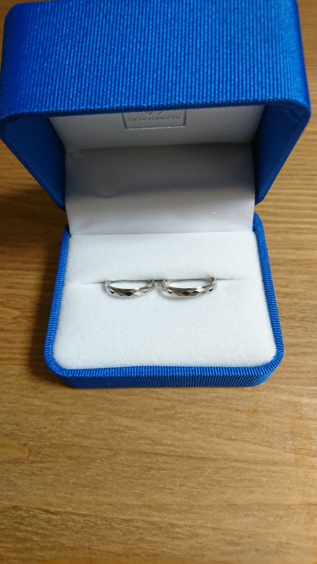 シンプルだけど、飽きのこないデザインが気に入りました。