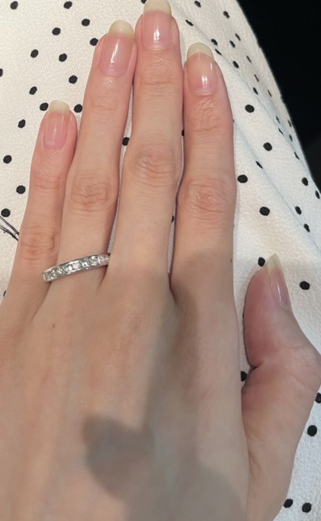 最終的に3候補で悩みましたが、ダイヤの輝きが決め手となった。