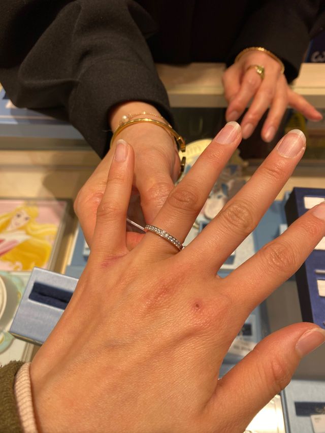 キラキラ輝くゴージャスなリング