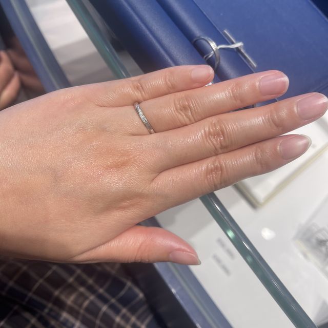 ダイヤの主張はありつつ、職場でも付けられるシンプルさでした