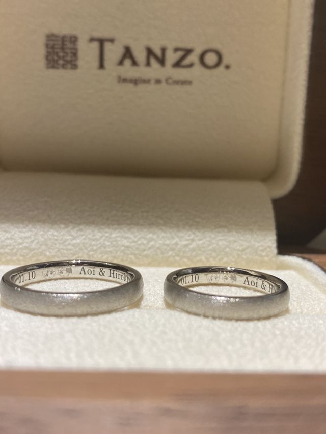 お互いの似顔絵が入っています。