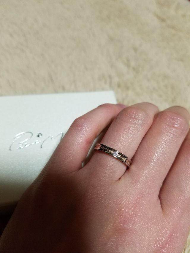 向かい合うハートのリング♡