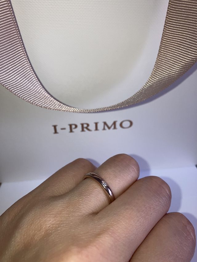 太めのリングで、一粒ダイヤです。