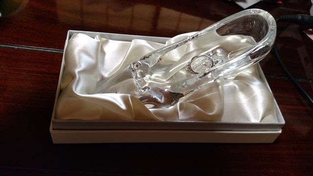 クリスマスキャンペーンで頂いたガラスの靴のリングピローです