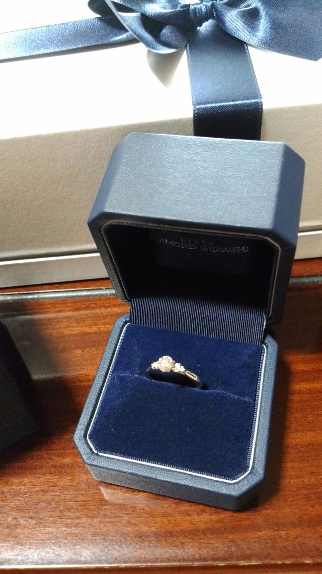 購入した婚約指輪です。