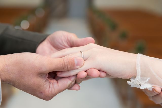 挙式
指輪の交換シーン