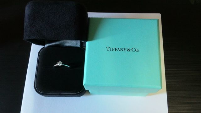 ティファニーのブルーボックスはとても素敵な色です