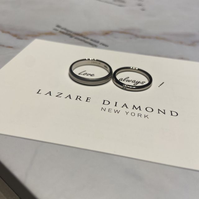 彼と指輪を受け取った日に写真をとらせてもらいました。