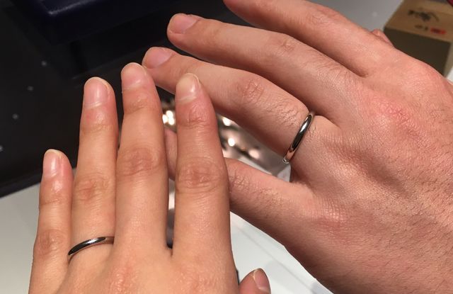 幅は違うけど、2人とも同じリングにしました！